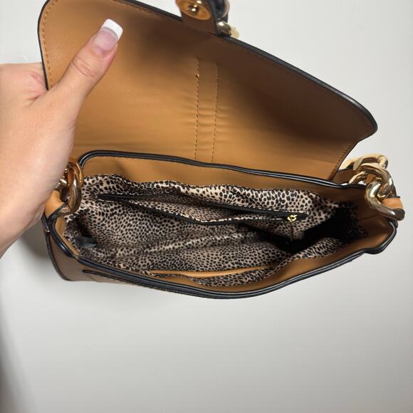 Shoulder Bag Camel Faux Leather Gold Tone Chain Detail Minimal Evening Preppy - Picture 4 of 8